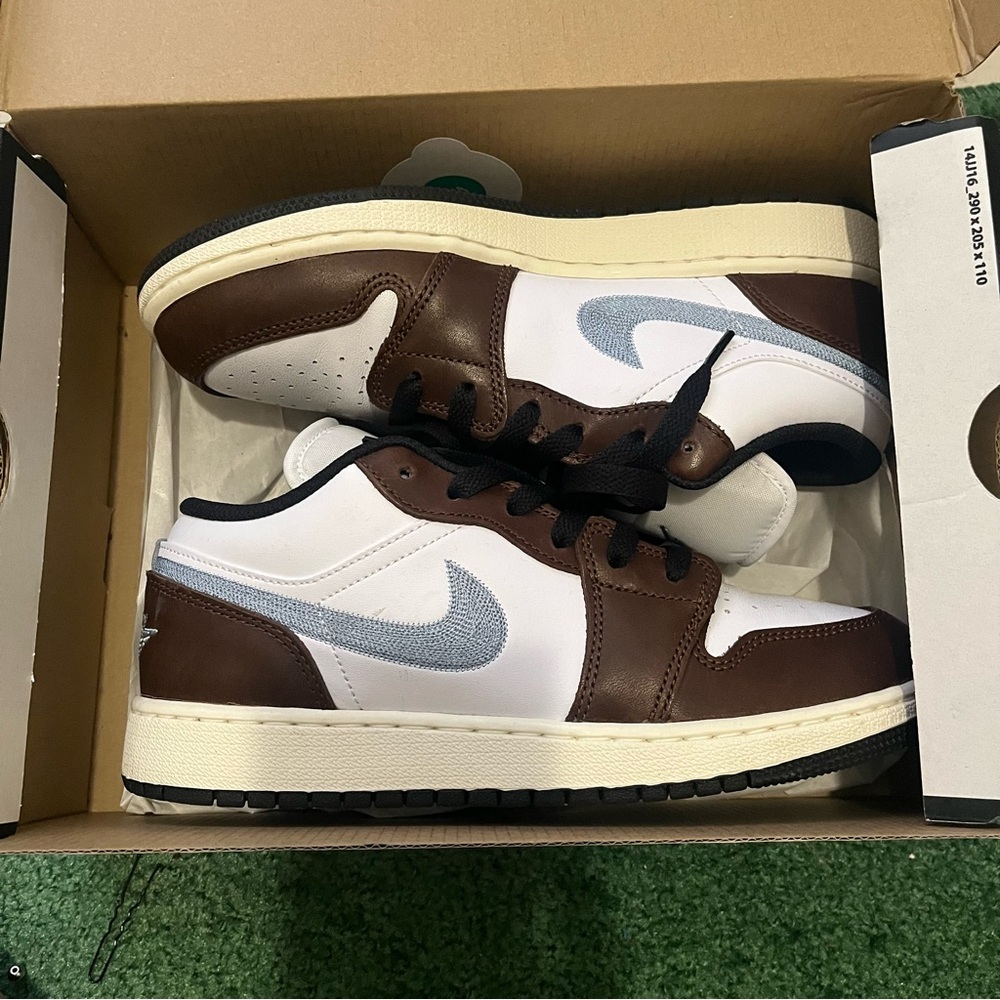 *WORN ONCE* Jordan’s size 6 Y, Fits women size 7